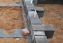 Подготовка бетонного основания, вертикальная гидроизоляция фундамента для устройства бетонного крыльца