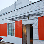 Каркас и утепление фасада, подготовленного для монтажа вент.фасада, отделанного металлопрофилем
